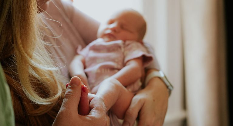 5 Reasons to Do a Newborn Photo Shoot